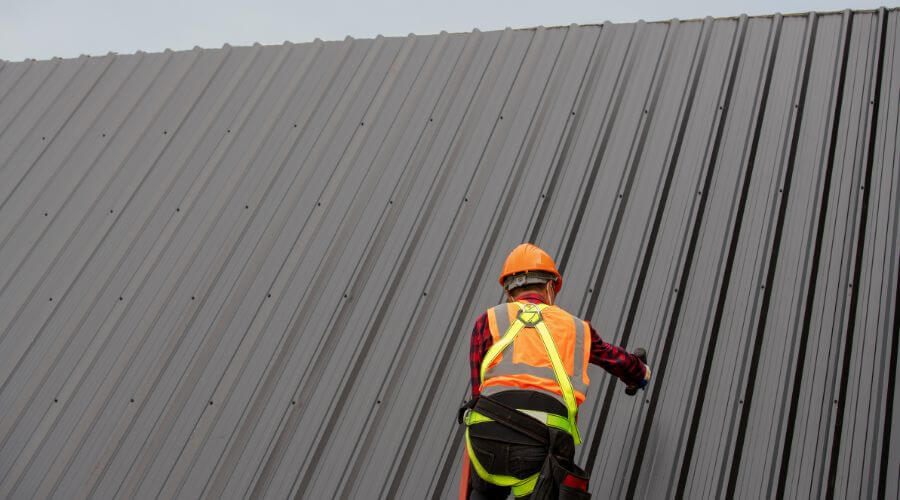 Professional gutter cleaning in Woodland, MS